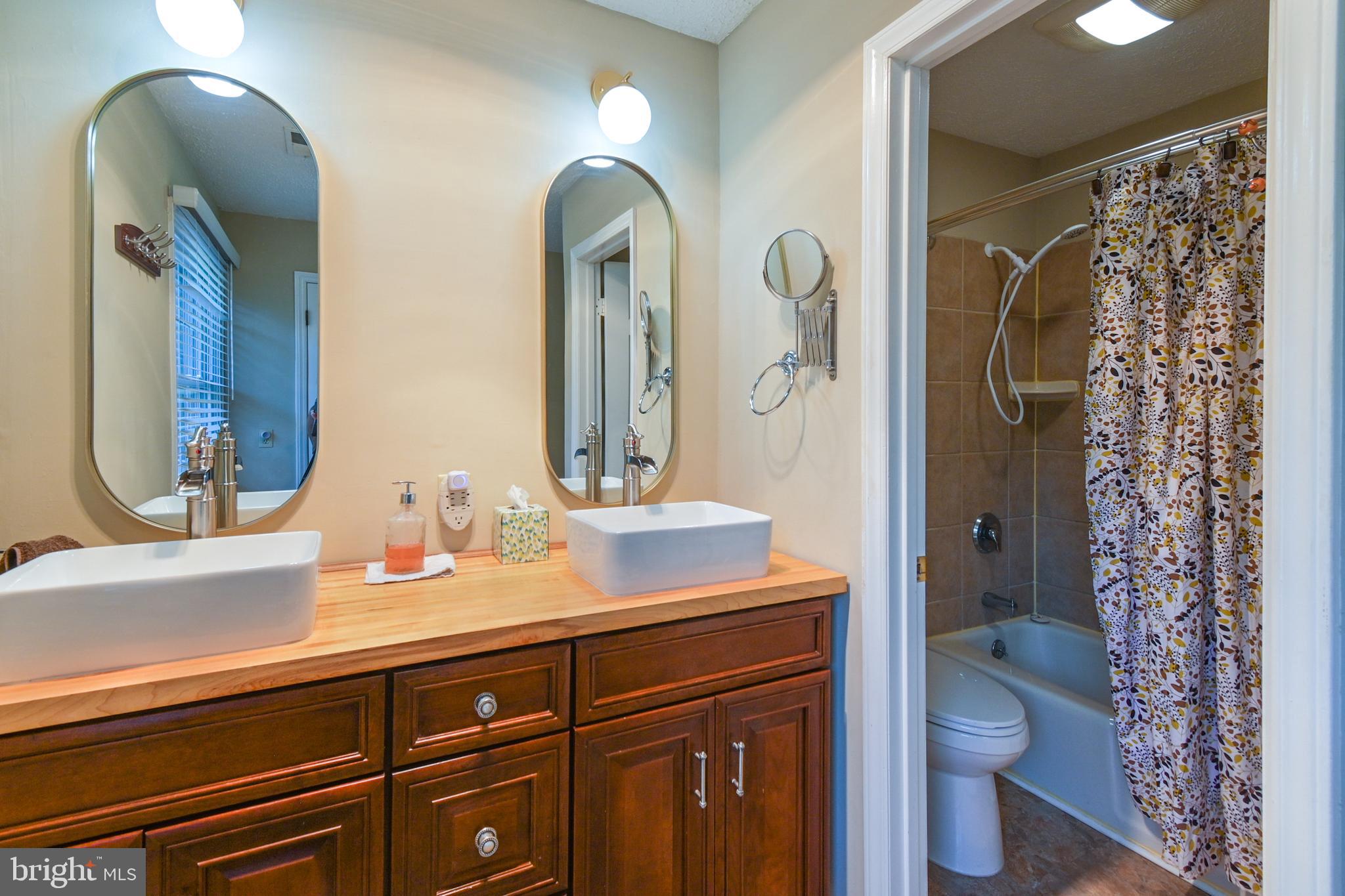 OLD MILL COURT - Residential