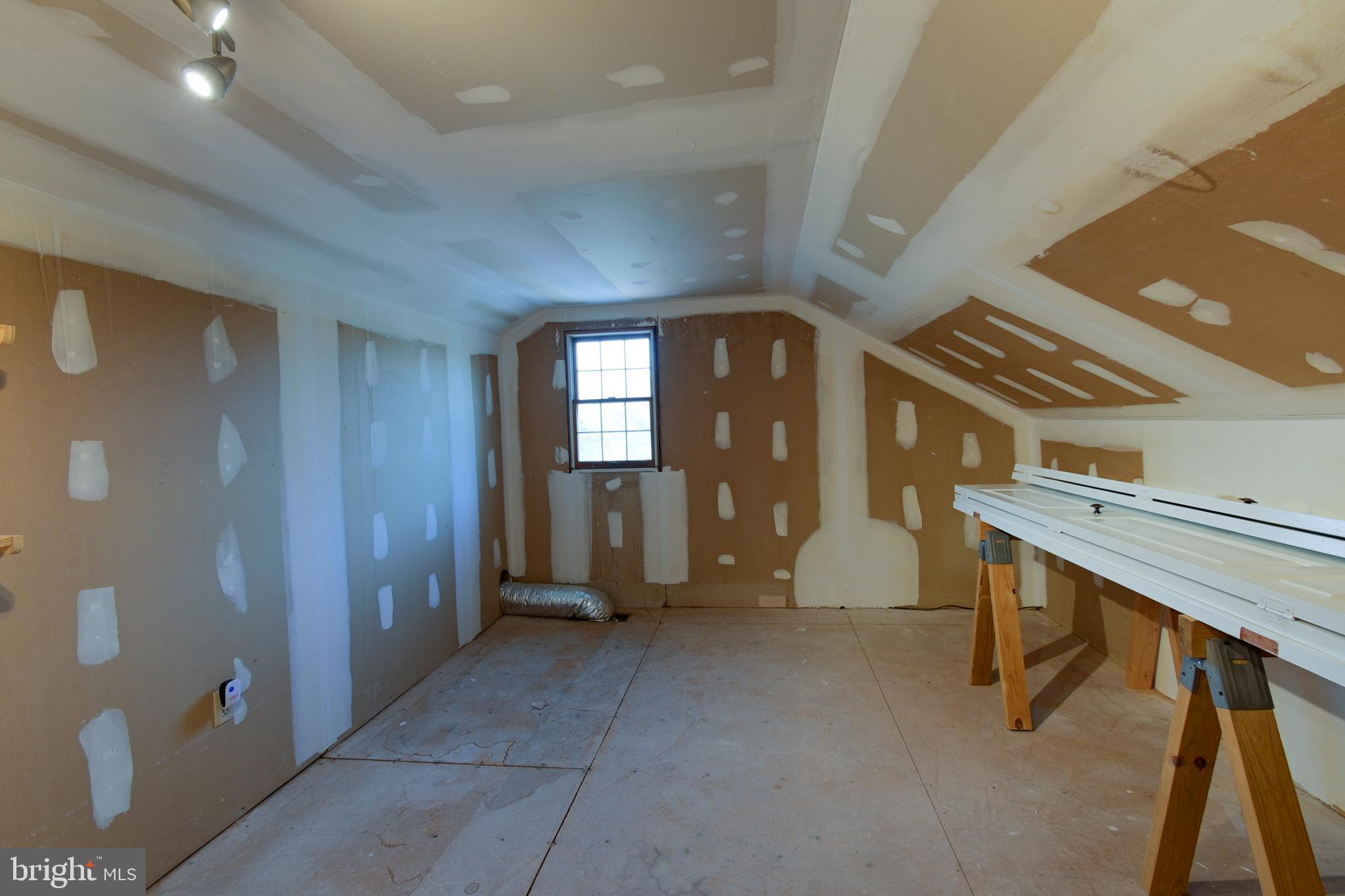 OLD MILL COURT - Residential