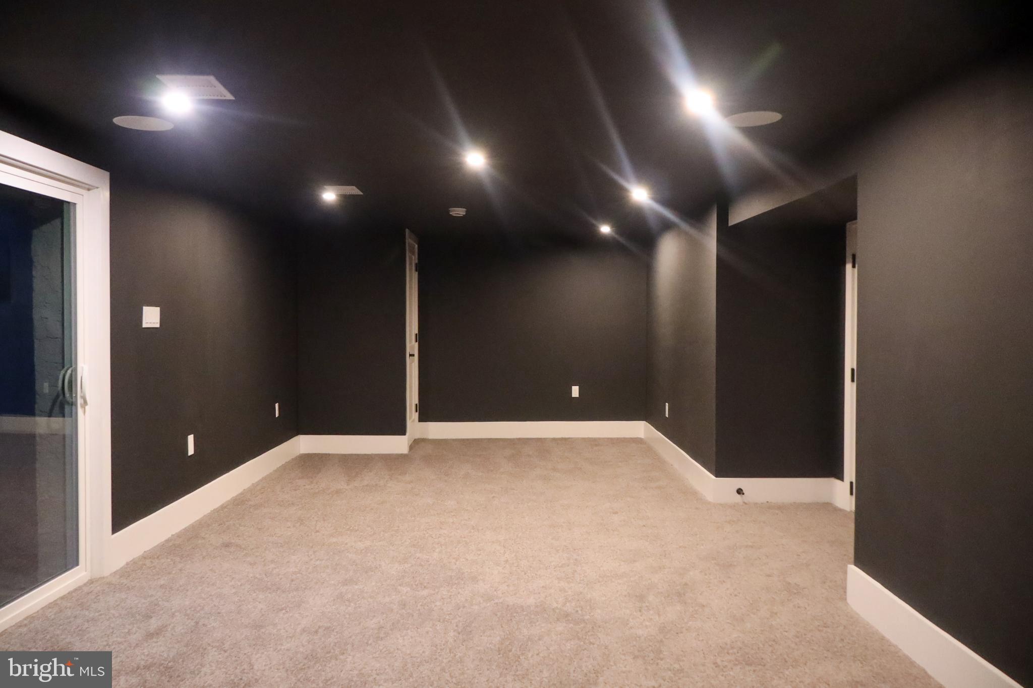 EAST OAK LANE - Residential