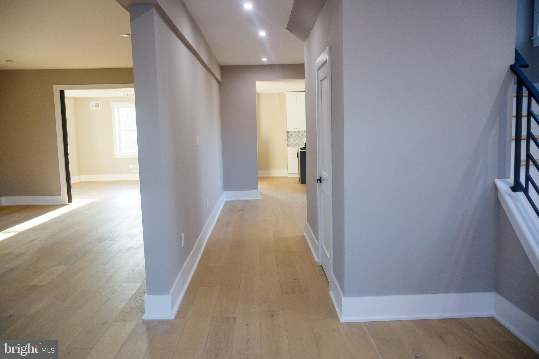 EAST OAK LANE - Residential