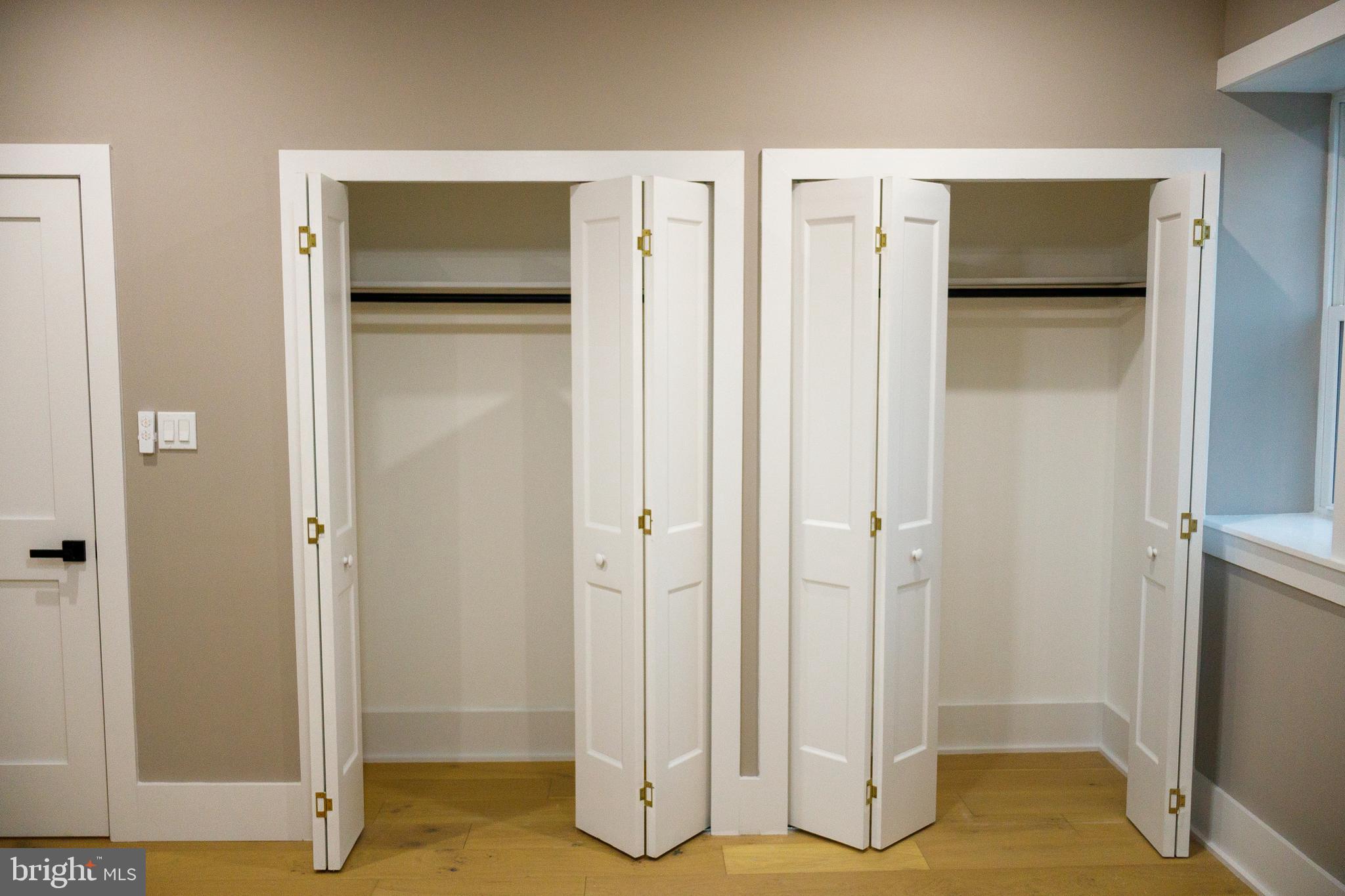 EAST OAK LANE - Residential