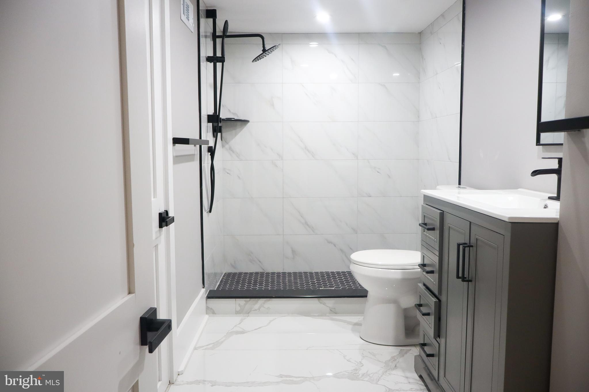 EAST OAK LANE - Residential