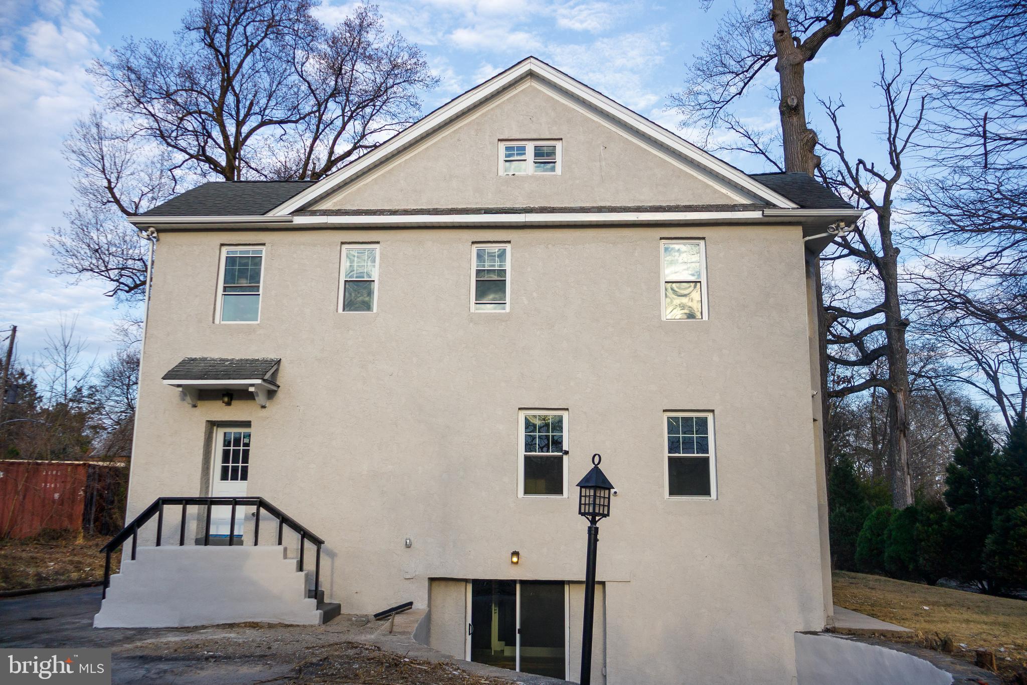 EAST OAK LANE - Residential