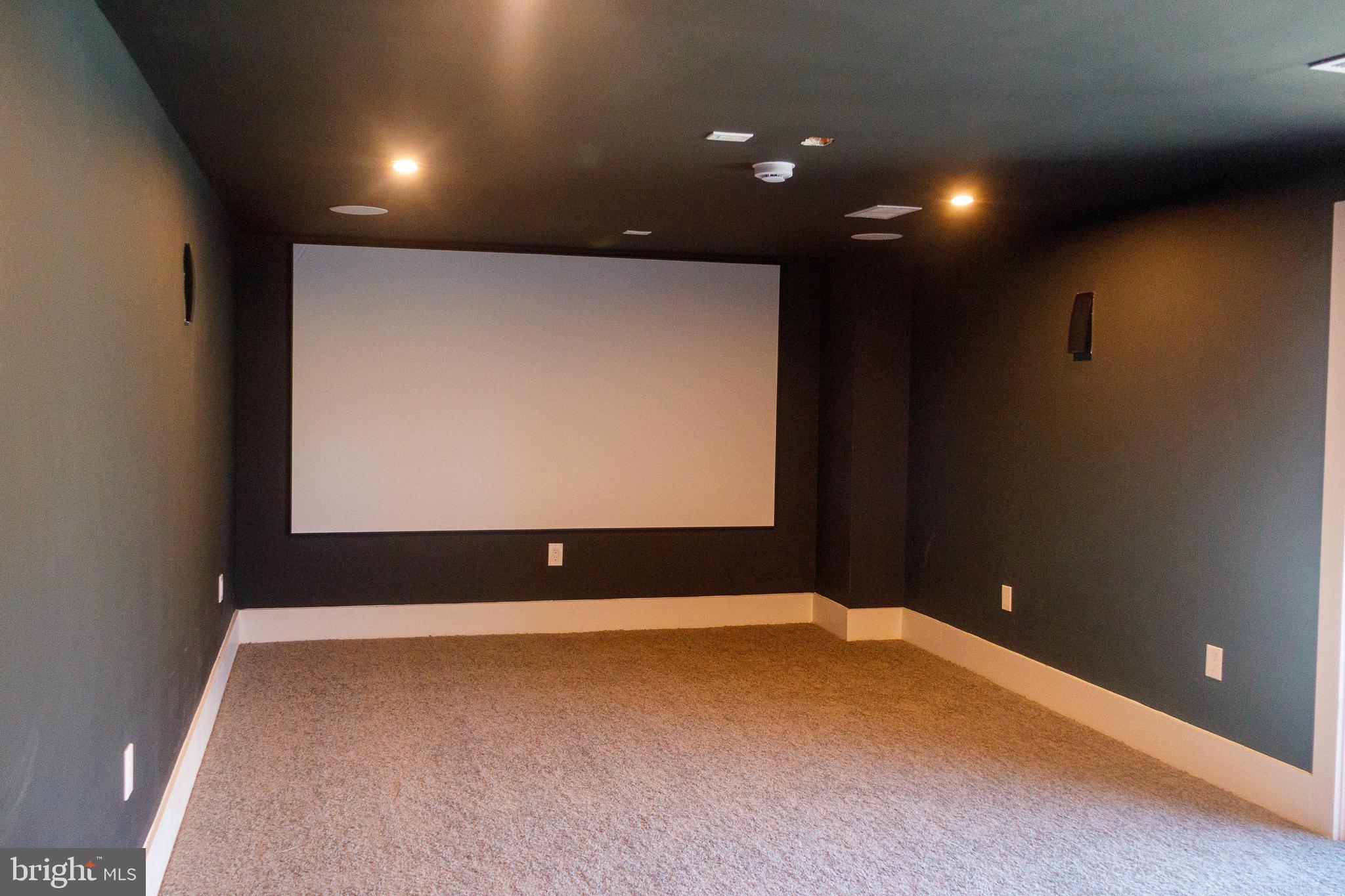 EAST OAK LANE - Residential