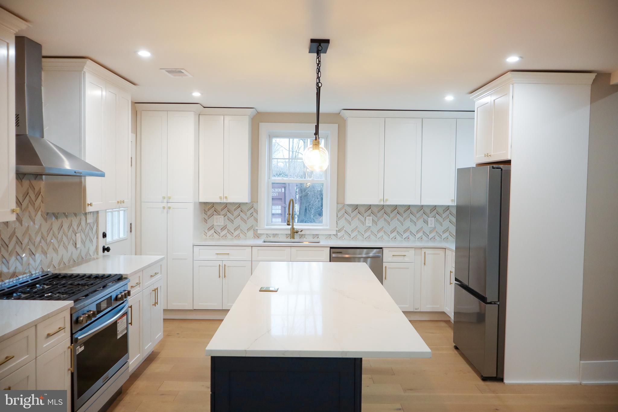 EAST OAK LANE - Residential