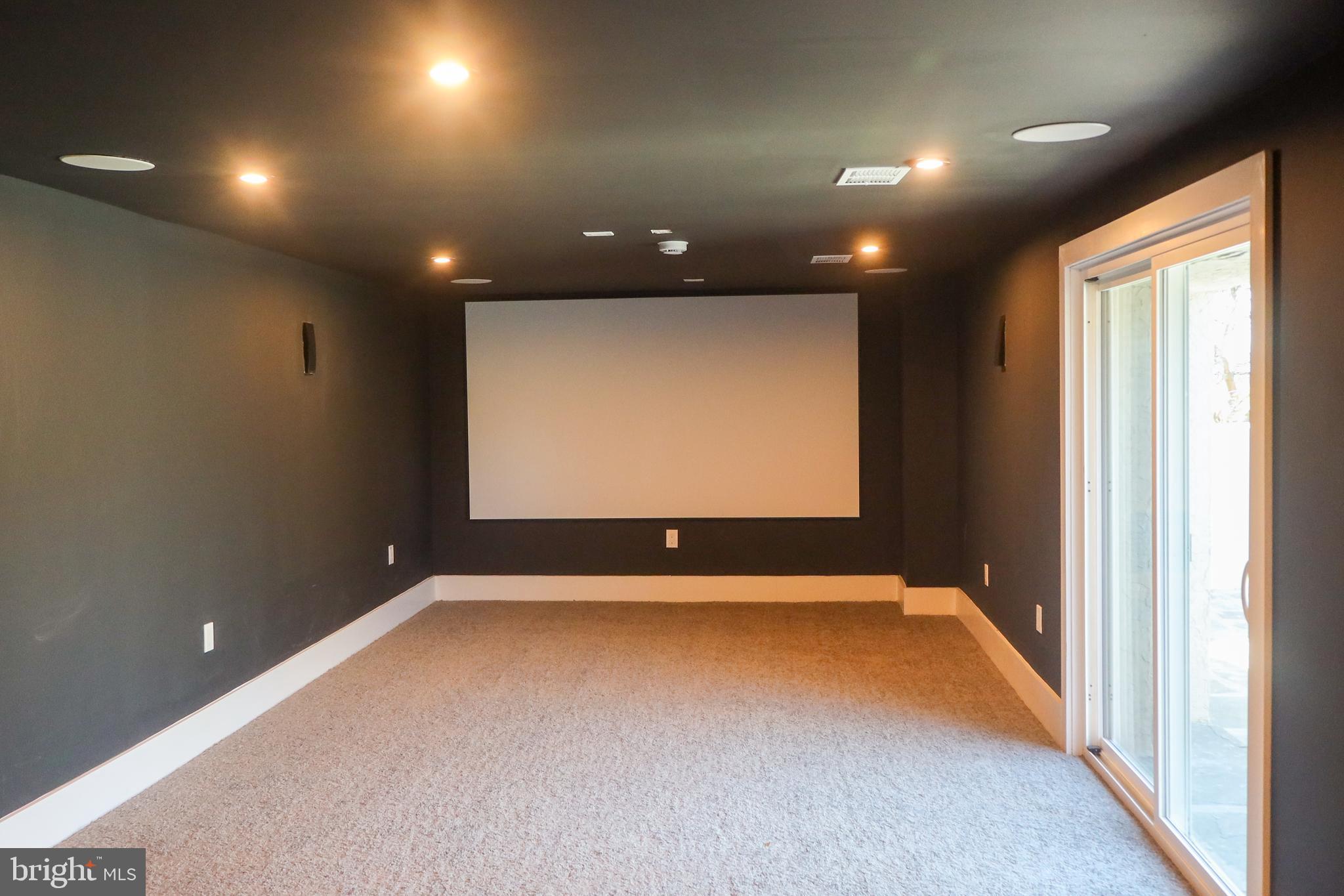 EAST OAK LANE - Residential