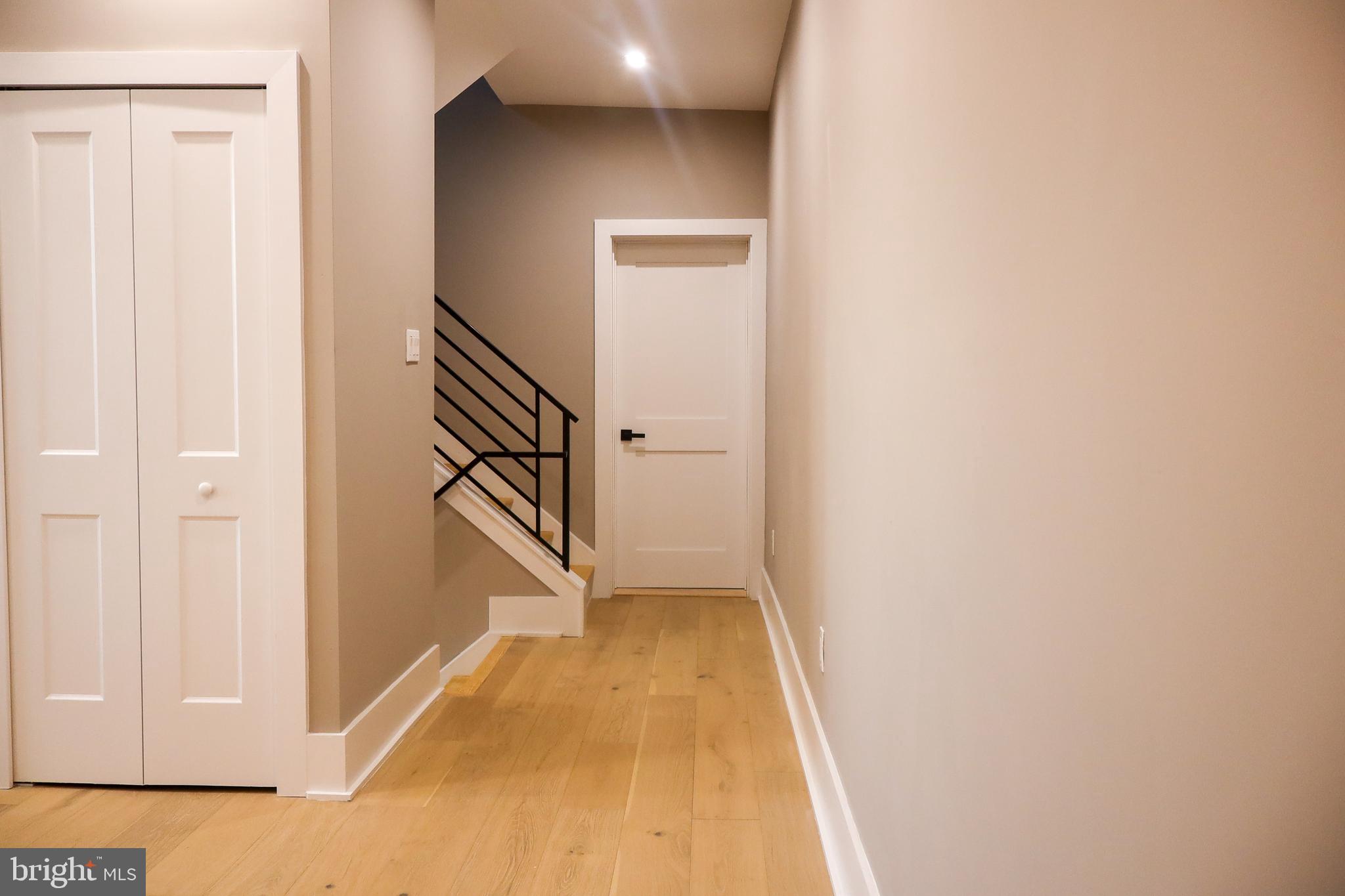 EAST OAK LANE - Residential