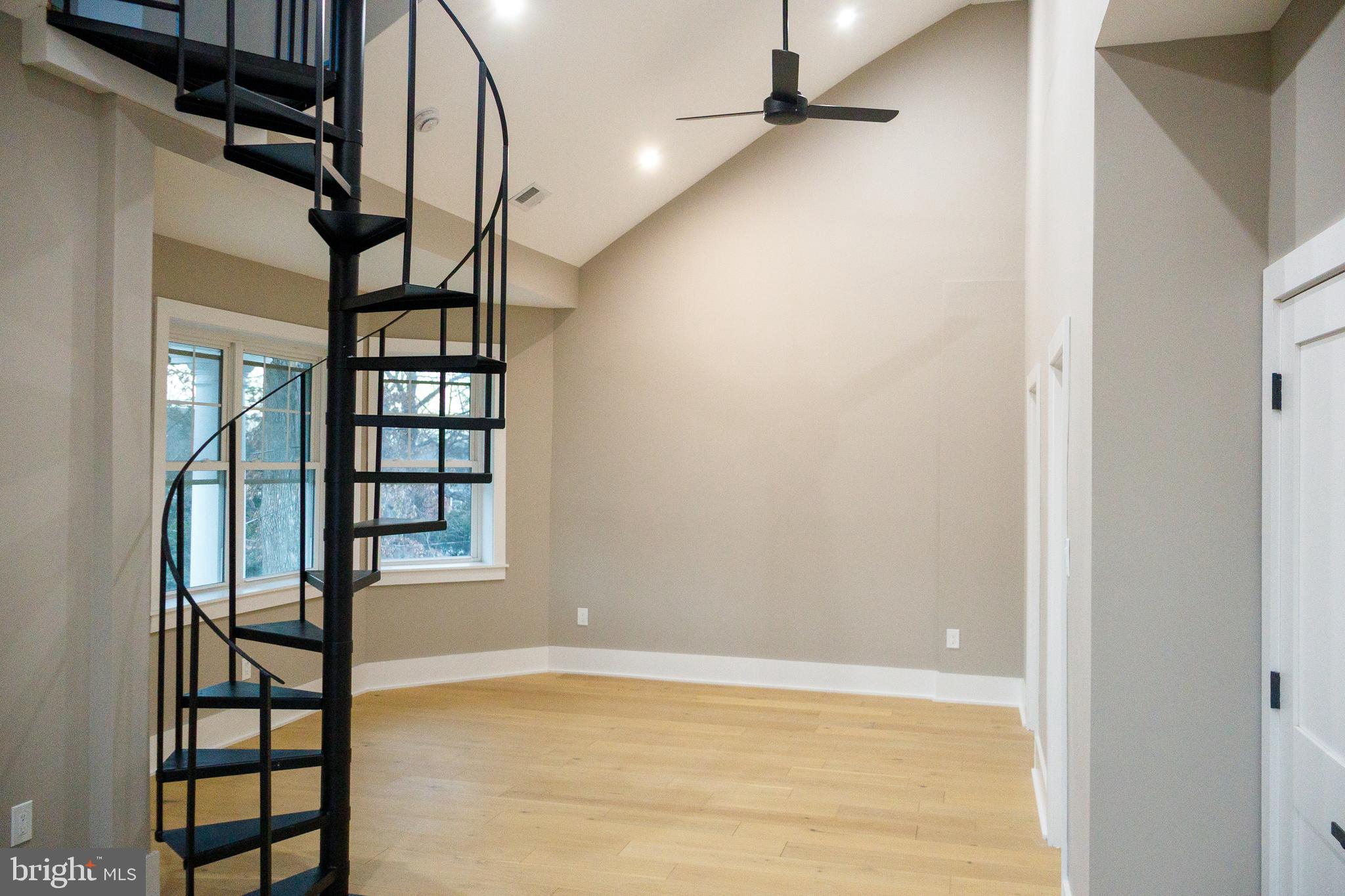 EAST OAK LANE - Residential