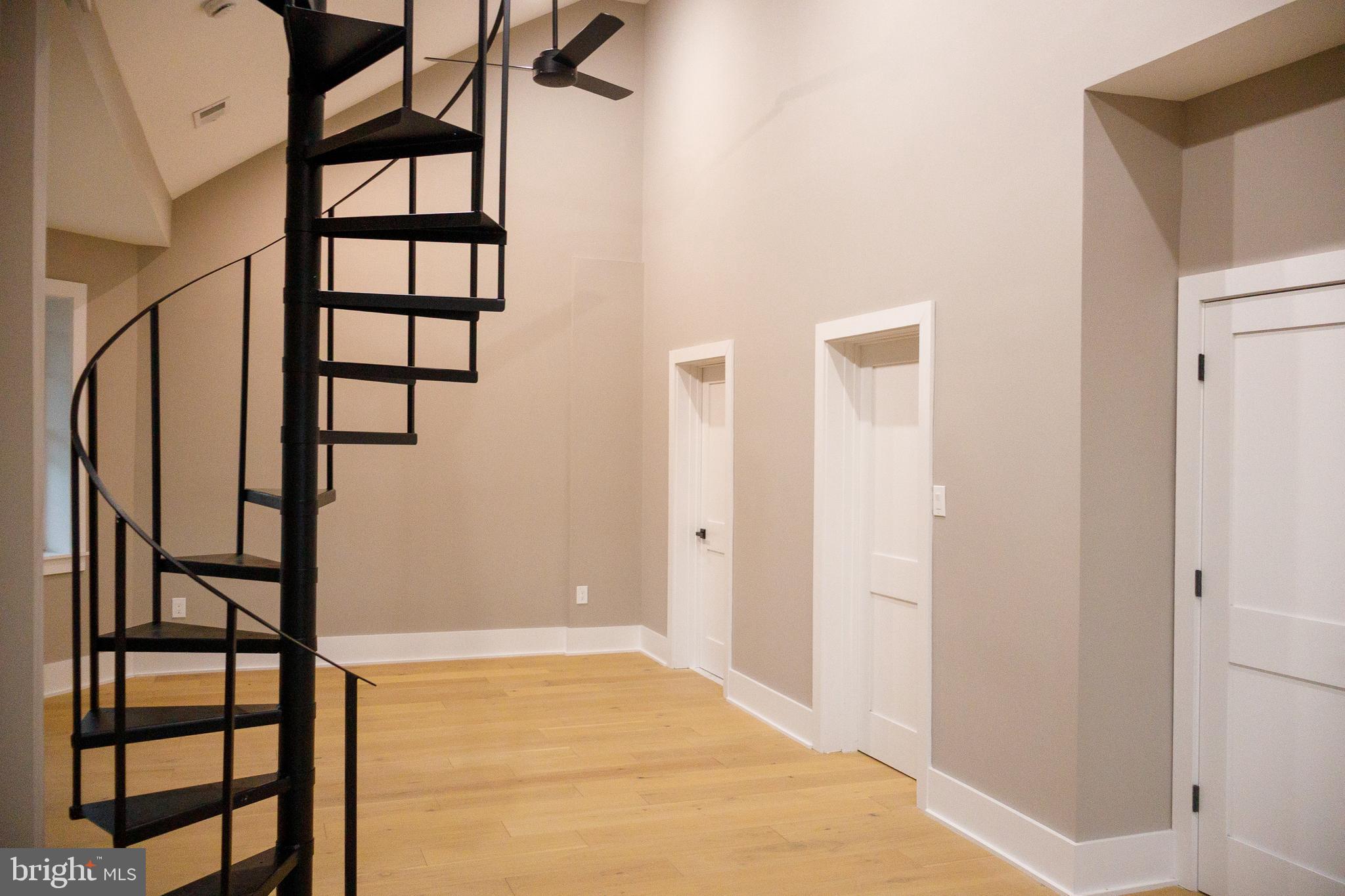 EAST OAK LANE - Residential