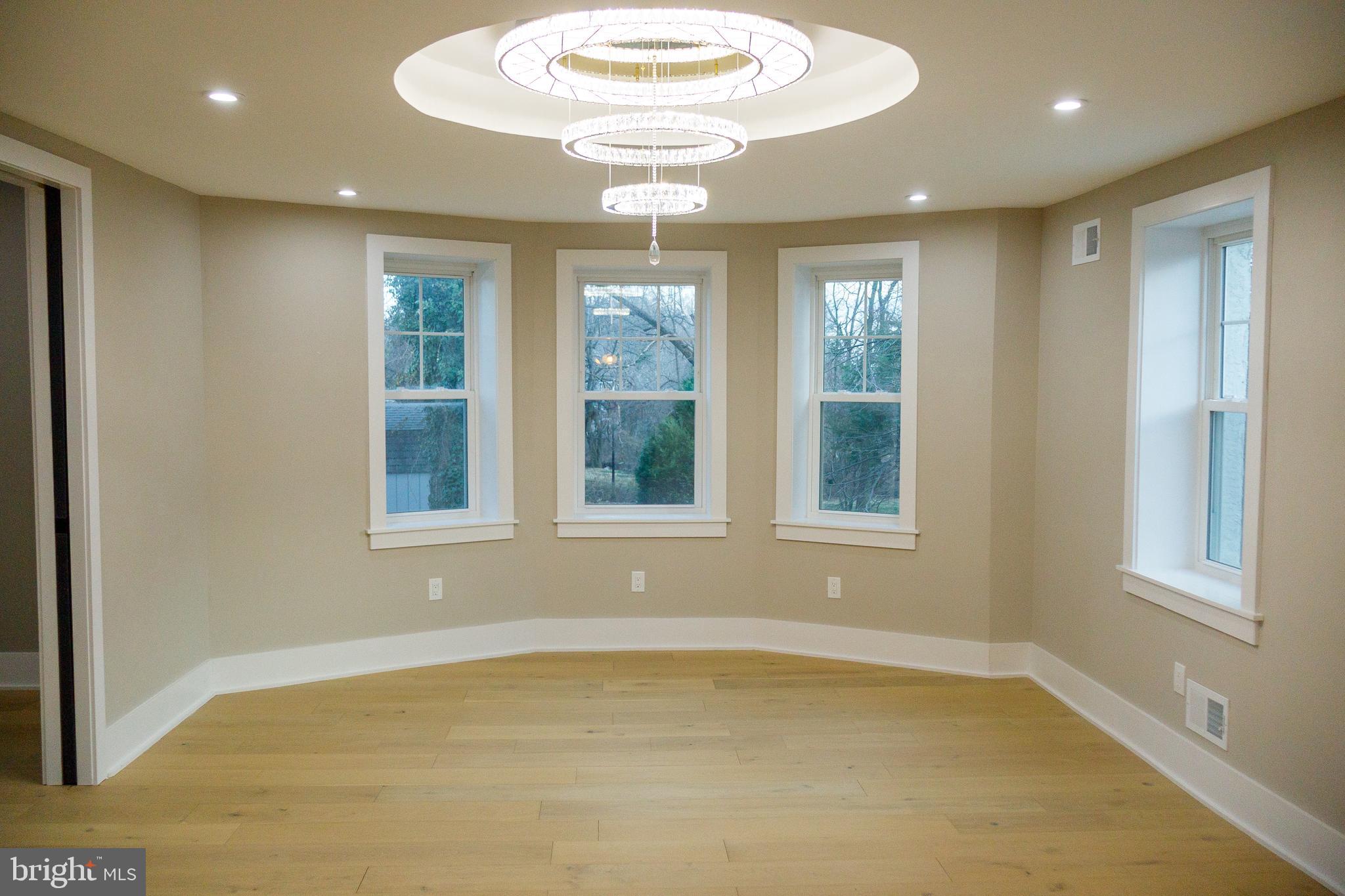 EAST OAK LANE - Residential