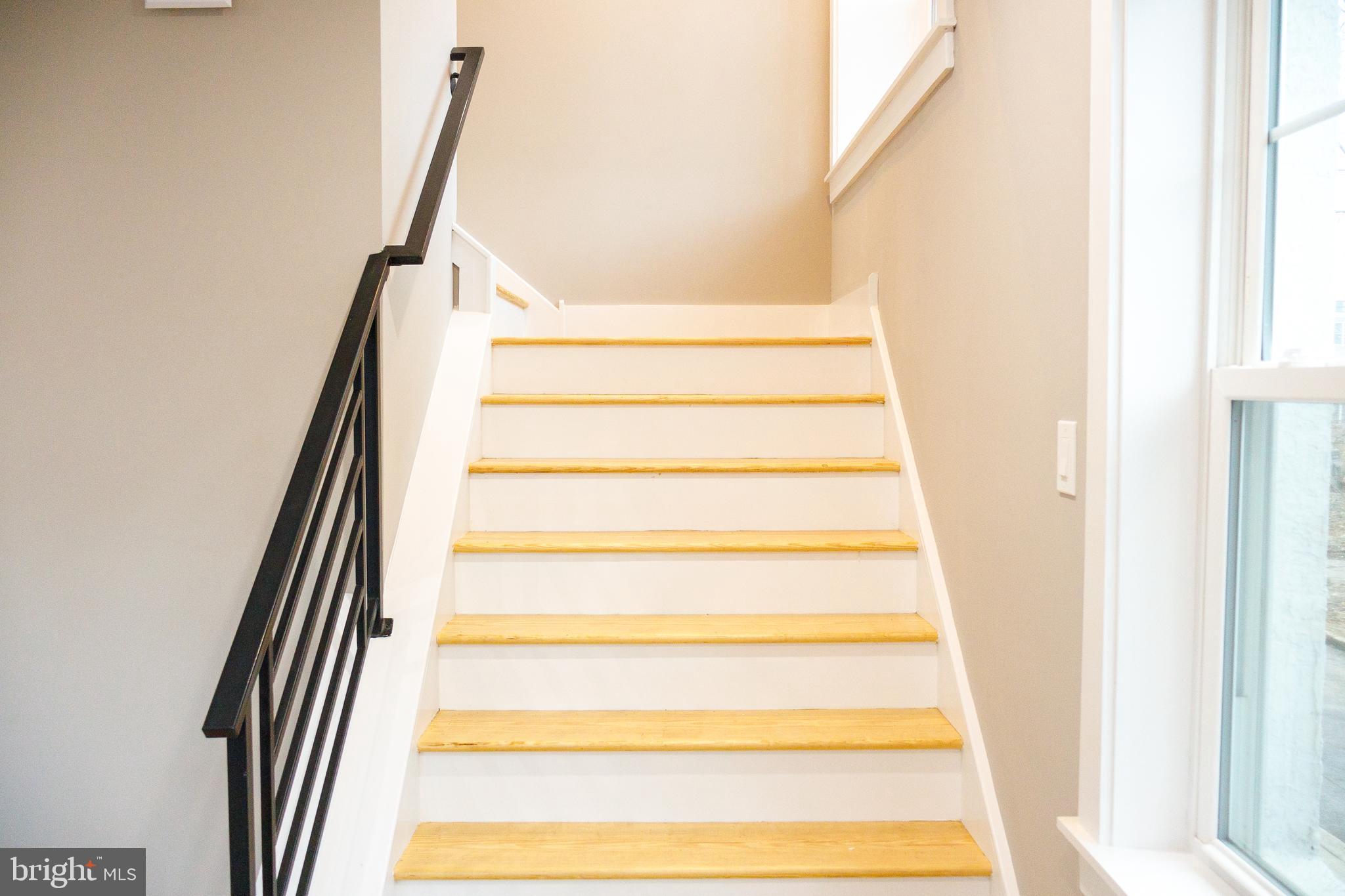 EAST OAK LANE - Residential