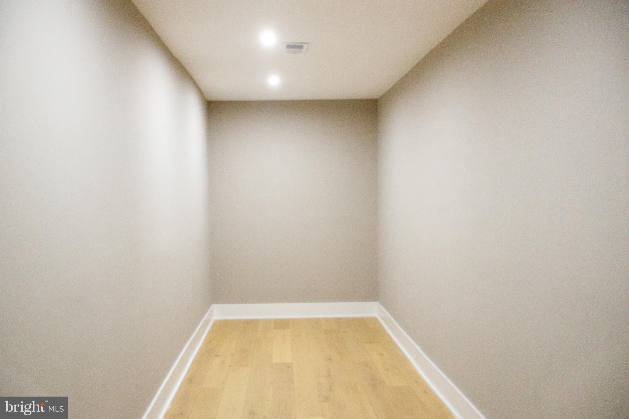 EAST OAK LANE - Residential