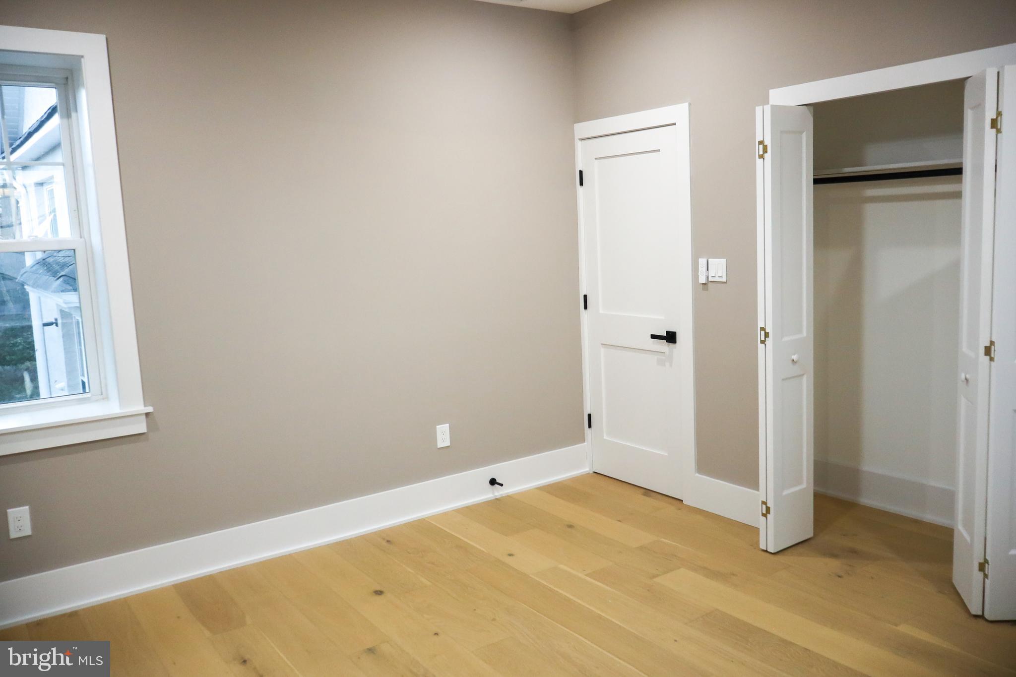 EAST OAK LANE - Residential