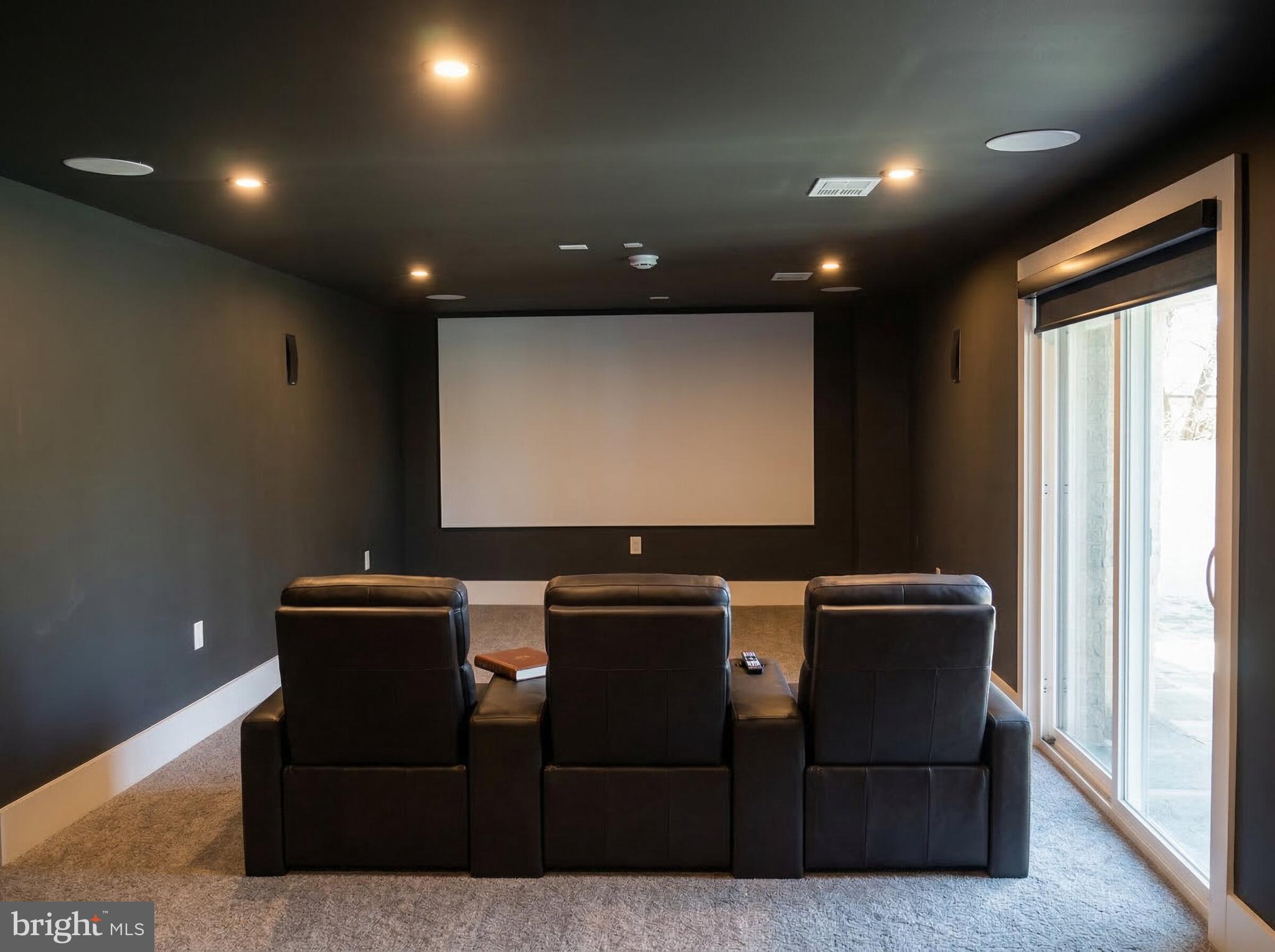 EAST OAK LANE - Residential