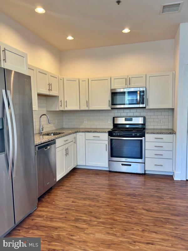 DOWNTOWN YORK - Residential Lease