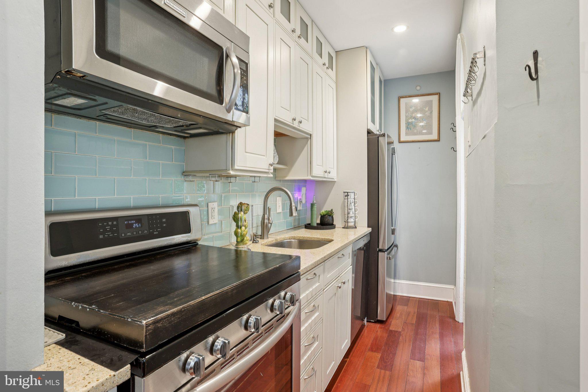 WASHINGTON SQ WEST - Residential