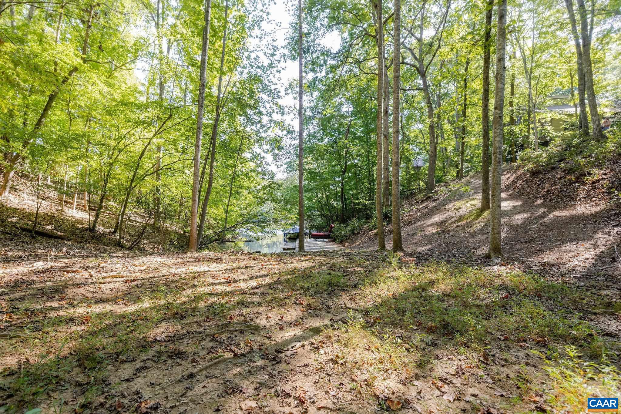 LAKE MONTICELLO - Land