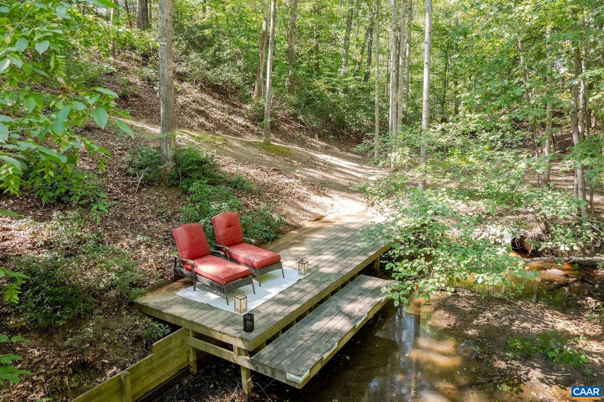 LAKE MONTICELLO - Land