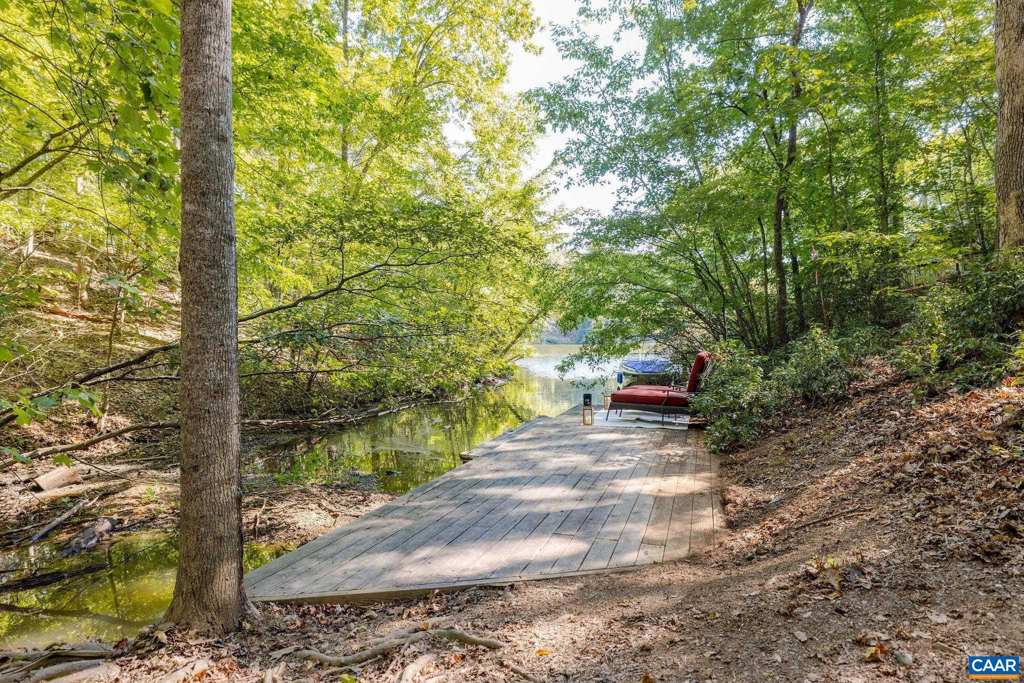LAKE MONTICELLO - Land