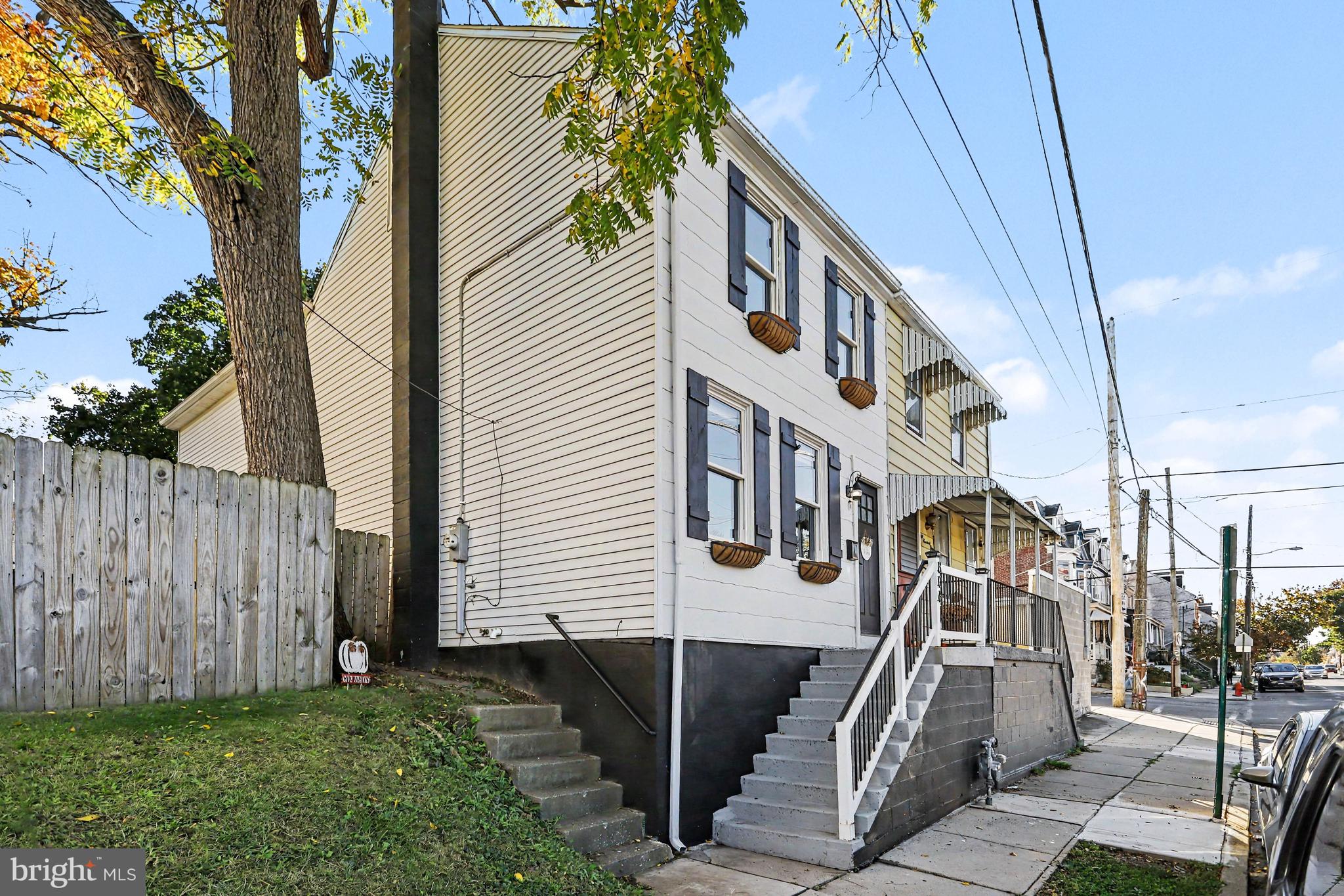 806 E CHESTNUT STREET