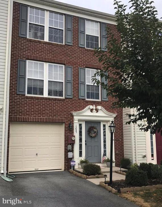 LAKELAND PLACE - Residential Lease