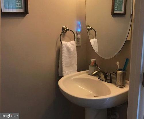 LAKELAND PLACE - Residential Lease