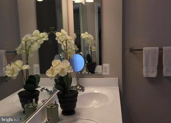 LAKELAND PLACE - Residential Lease