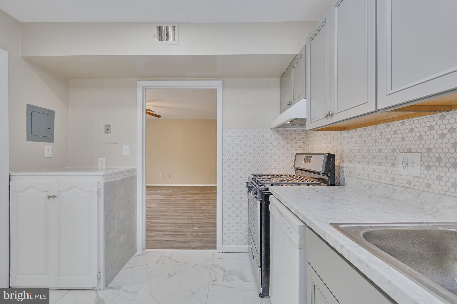 NORTH CREEK PLACE CODM - Residential Lease