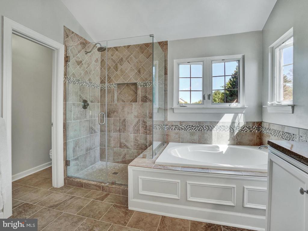 WINDSOR KNOLLS - Residential