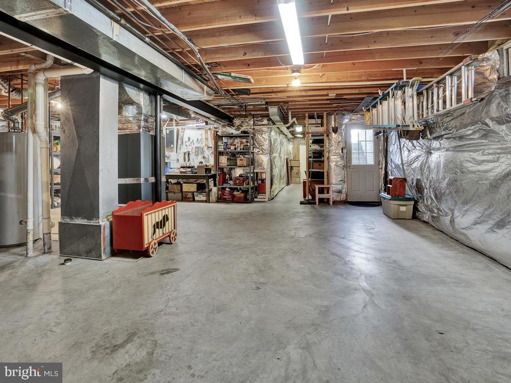 WINDSOR KNOLLS - Residential