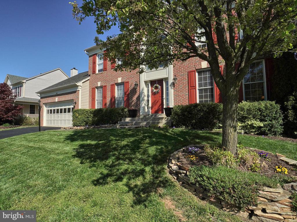 WINDSOR KNOLLS - Residential