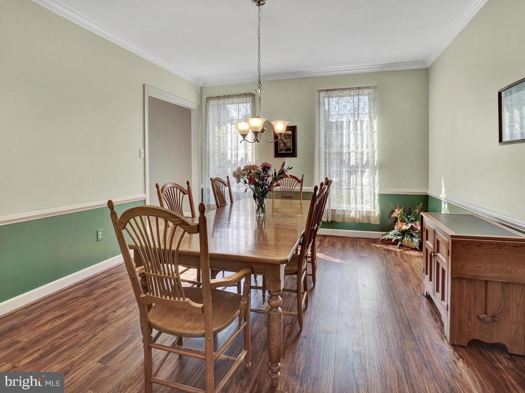 WINDSOR KNOLLS - Residential