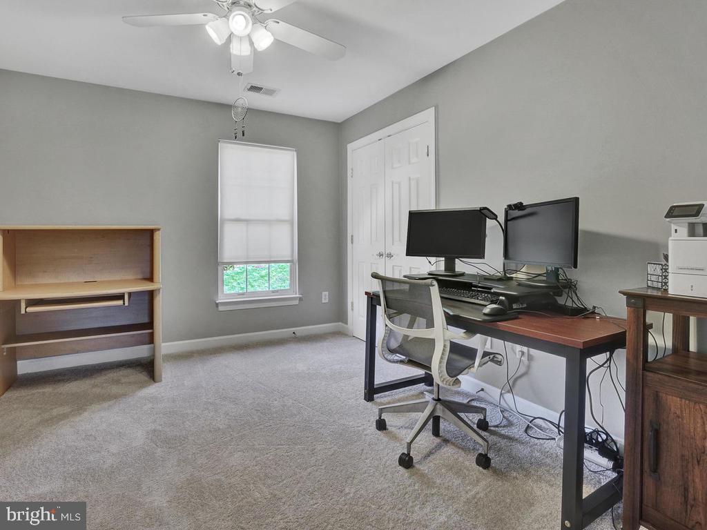 WINDSOR KNOLLS - Residential