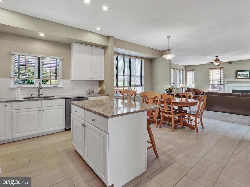 WINDSOR KNOLLS - Residential