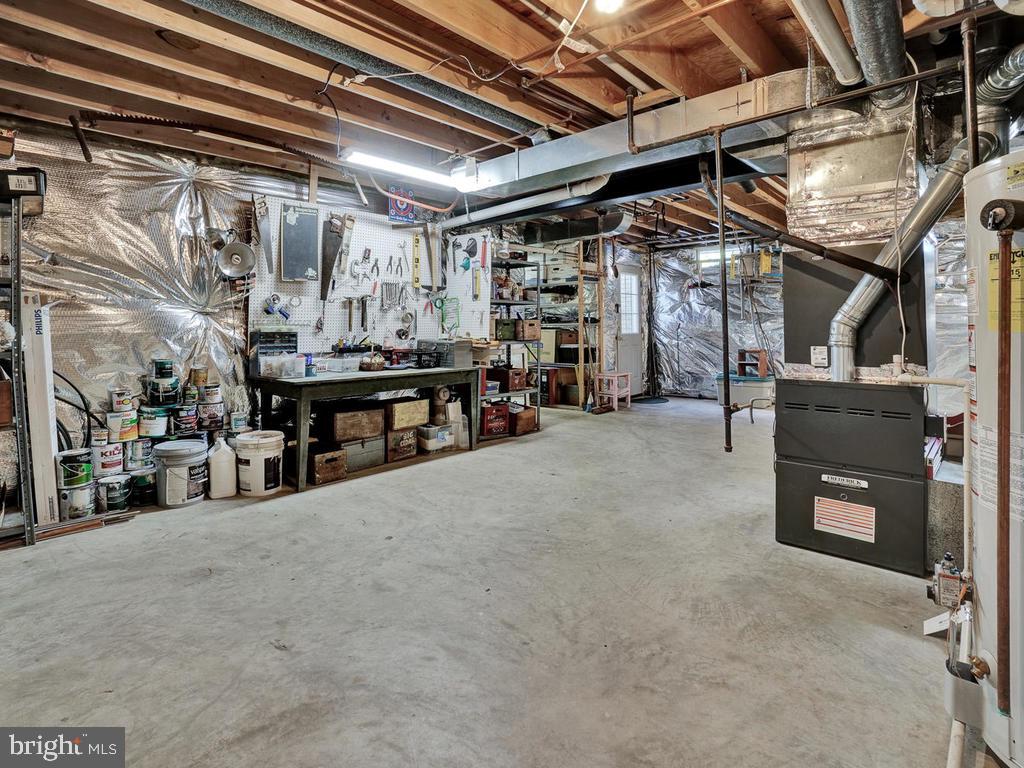 WINDSOR KNOLLS - Residential