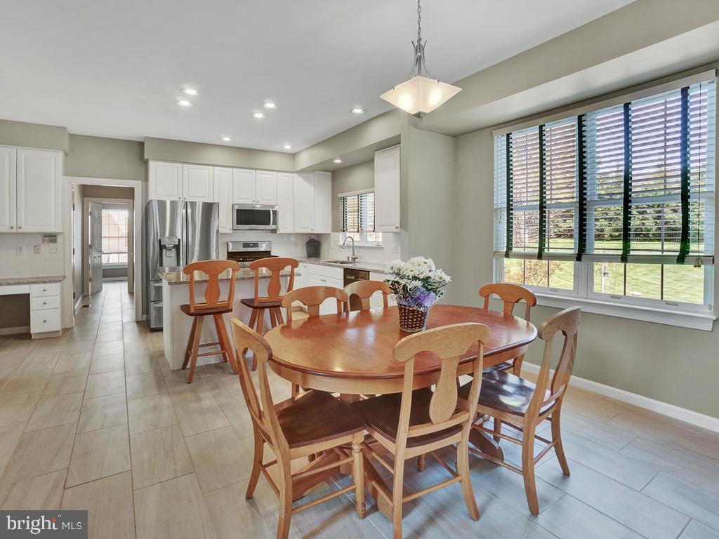 WINDSOR KNOLLS - Residential