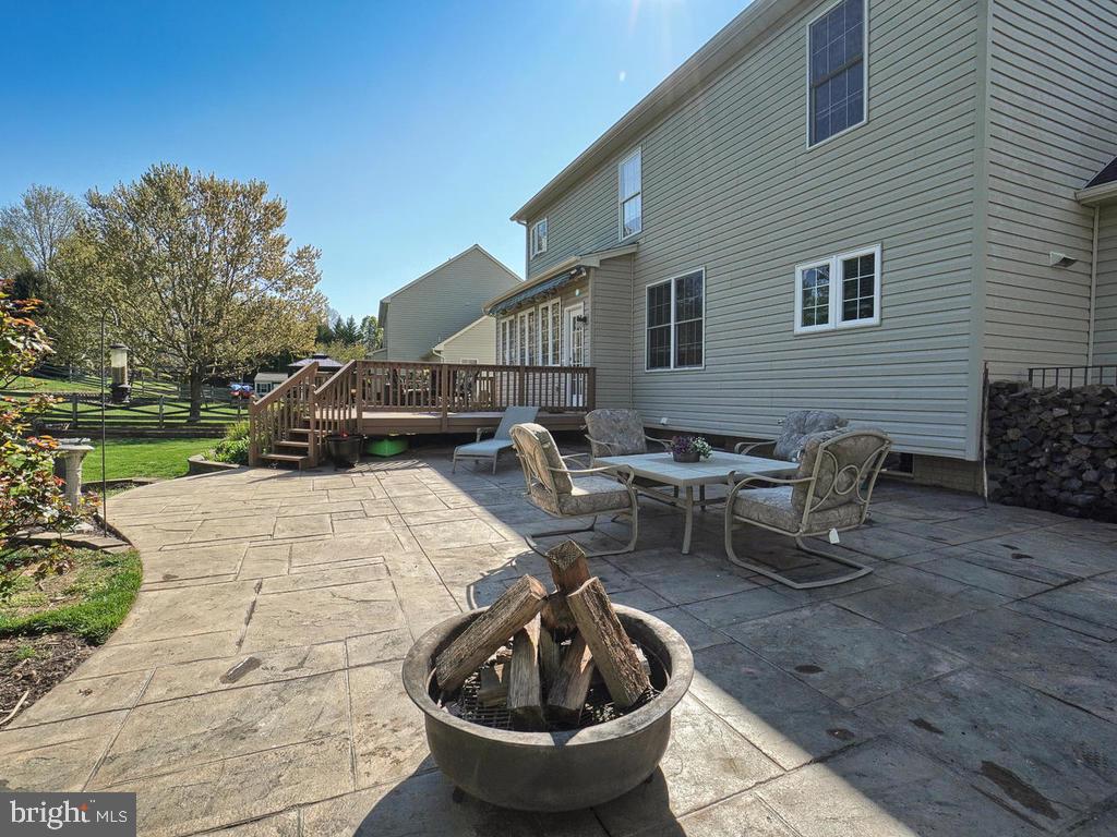 WINDSOR KNOLLS - Residential