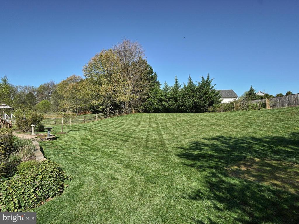 WINDSOR KNOLLS - Residential