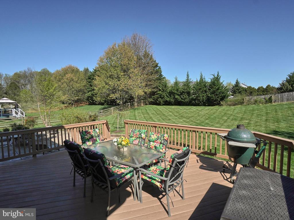 WINDSOR KNOLLS - Residential