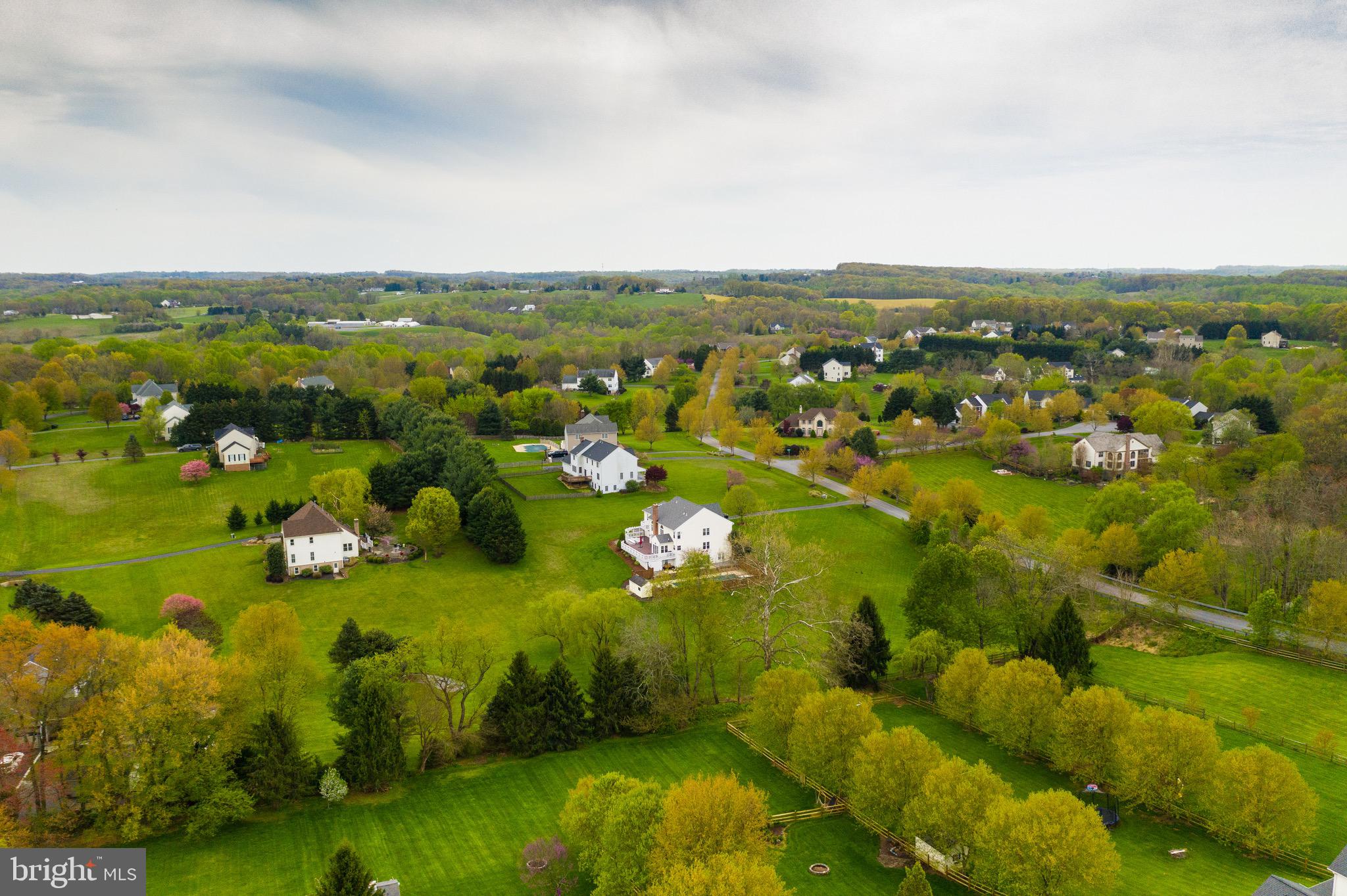 WINDSOR KNOLLS - Residential