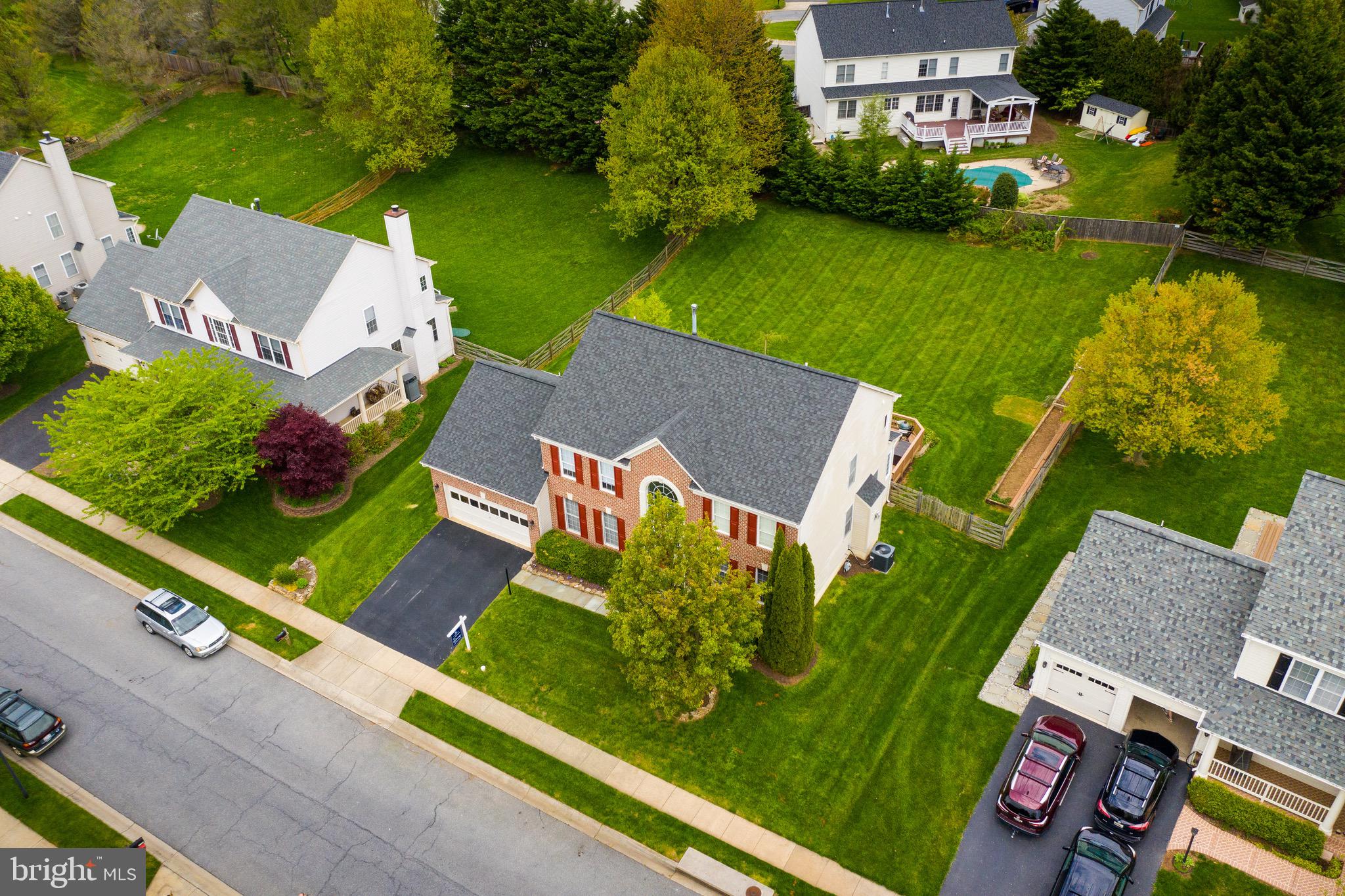 WINDSOR KNOLLS - Residential