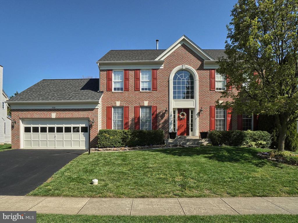 WINDSOR KNOLLS - Residential
