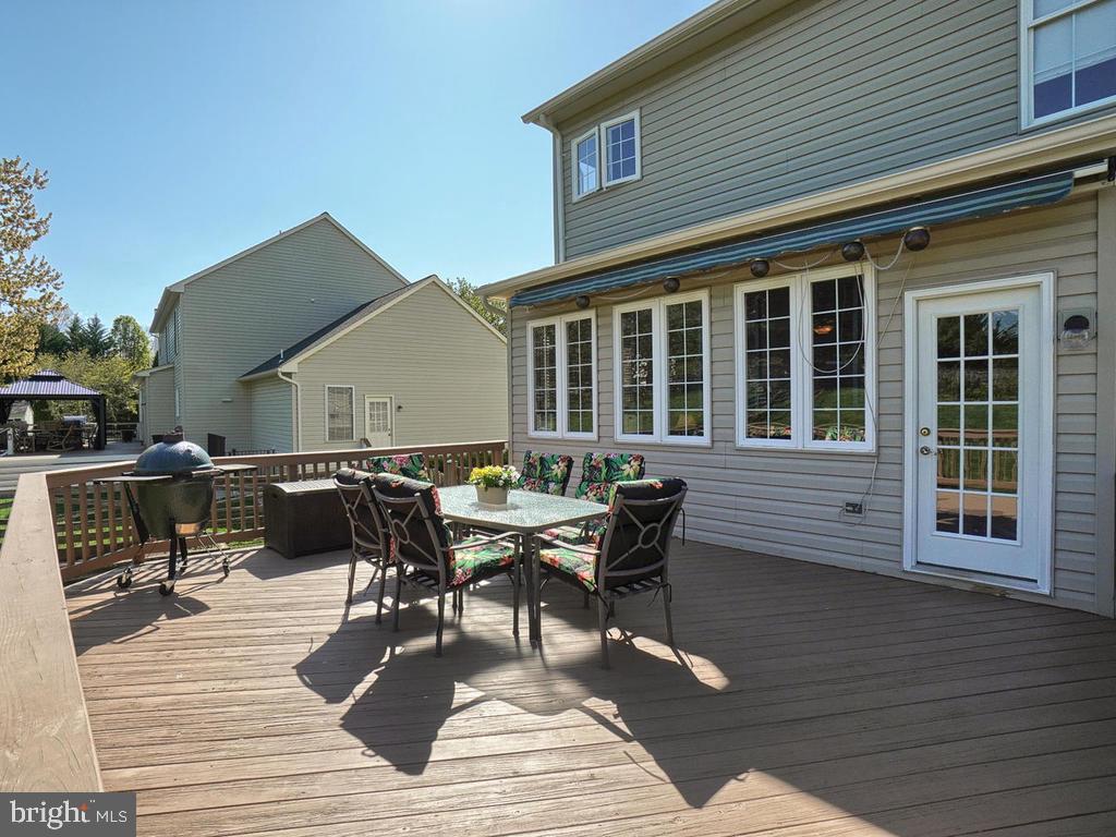 WINDSOR KNOLLS - Residential