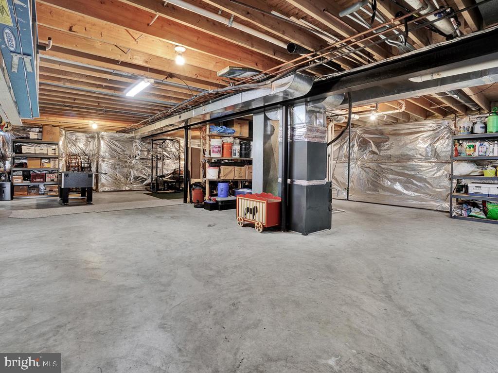 WINDSOR KNOLLS - Residential