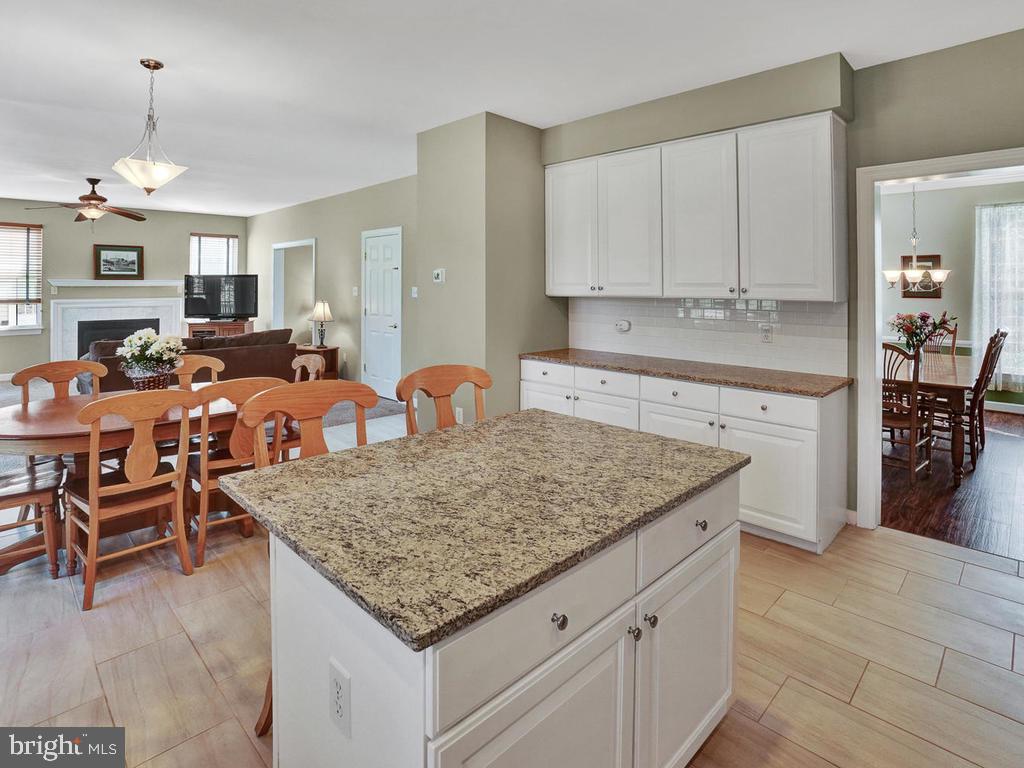 WINDSOR KNOLLS - Residential