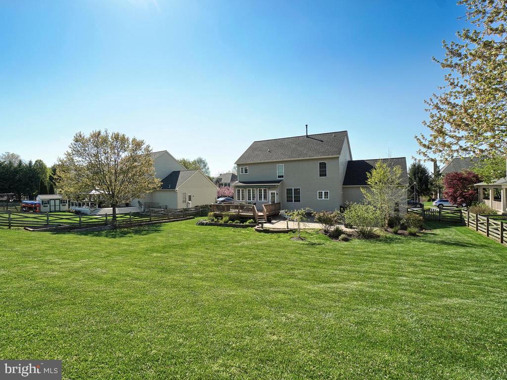 WINDSOR KNOLLS - Residential