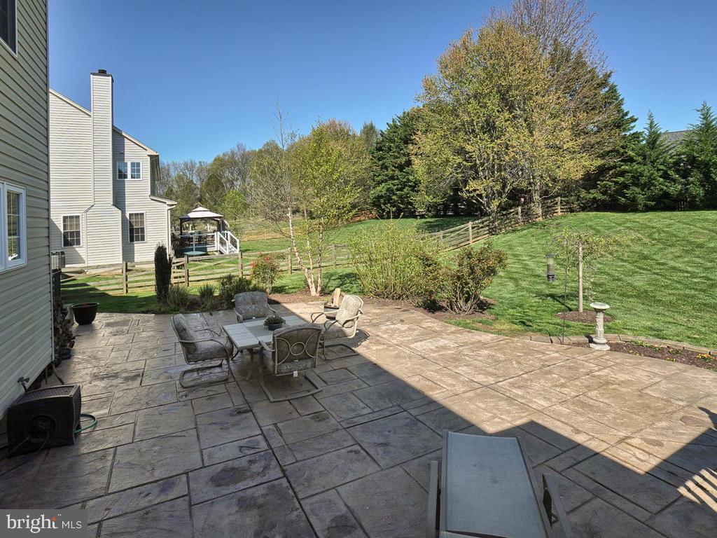 WINDSOR KNOLLS - Residential