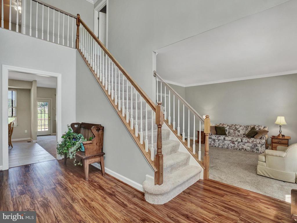 WINDSOR KNOLLS - Residential