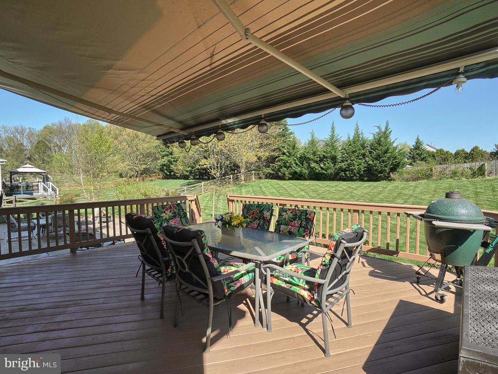 WINDSOR KNOLLS - Residential