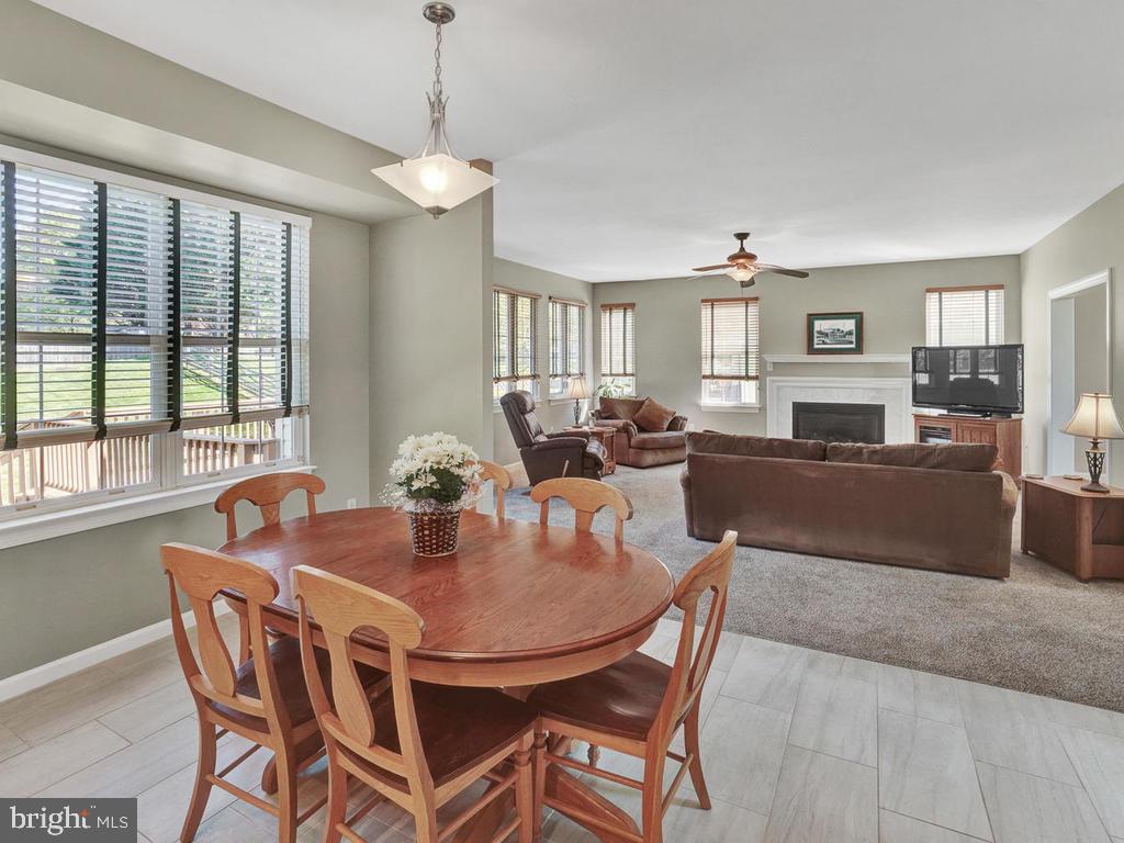 WINDSOR KNOLLS - Residential